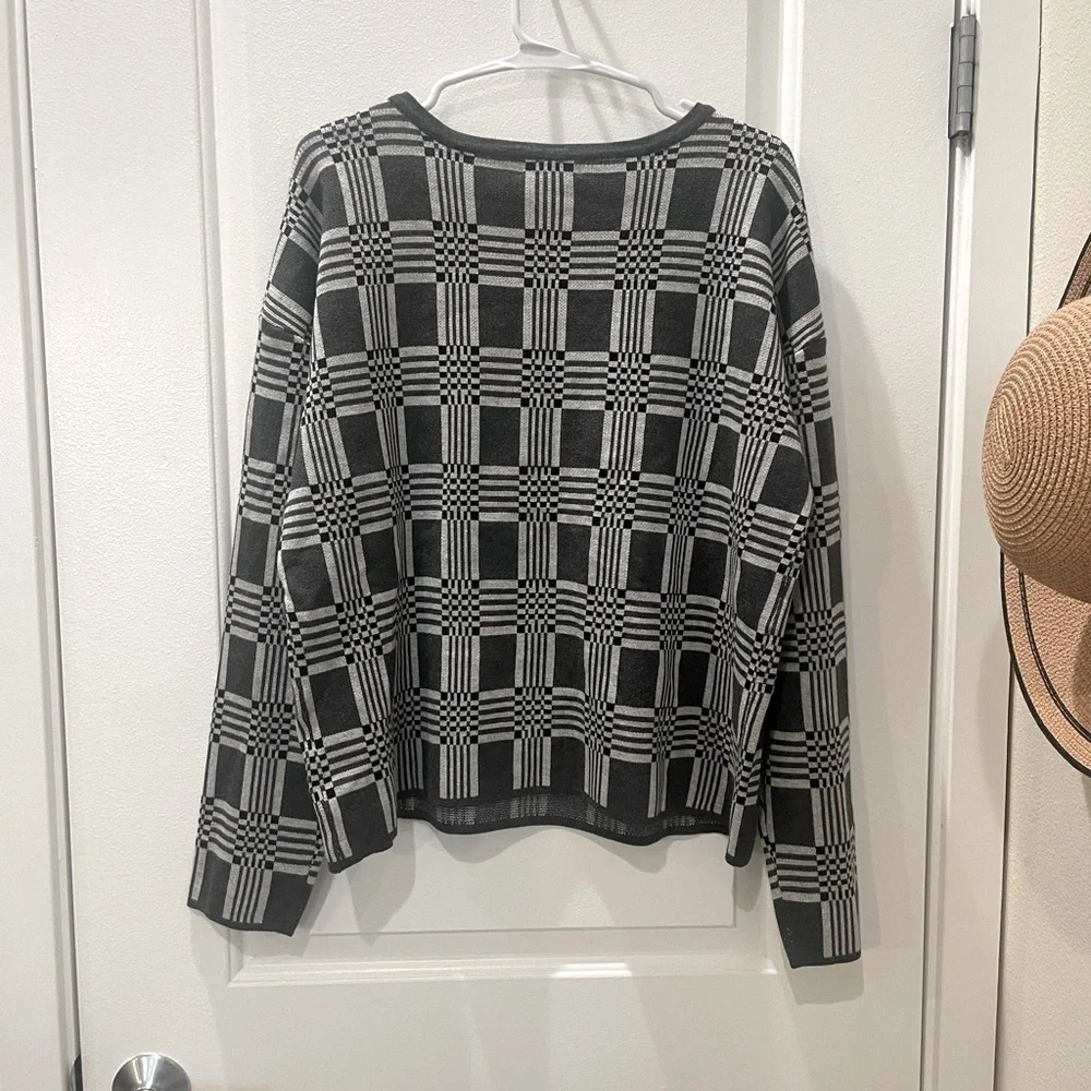 NEW…LETY & ME Geo Pattern Sweater - Picture 5 of 5